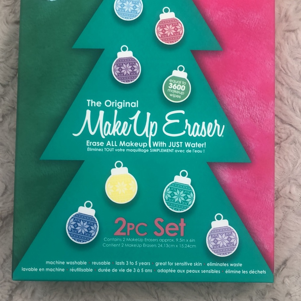 The Original MakeUp Eraser -2 piece set -NEW in box -great pink and green colors